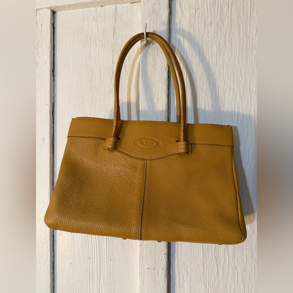 EUC Tod's Beige Pebbled Leather Medium Mocassino Tote - Picture 2 of 16